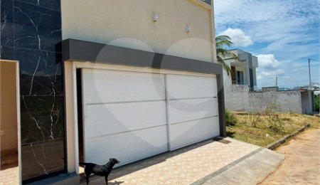 Casa à venda com 4 quartos, sendo 2 suítes,  no condomínio Vivendas do Mendanha, Rio de Janeiro - RJ