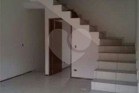 Sobrado à venda com 3 quartos, sendo 1 suíte, em Jardim Monte Kemel, São Paulo, SP