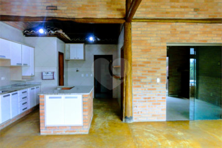 Casa à venda com 4 suítes no condomínio Estância Marambaia, Vinhedo - SP