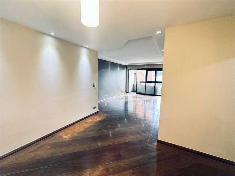 Apartamento à venda com 3 quartos, sendo 1 suíte, em Alto da Boa Vista, São Paulo, SP