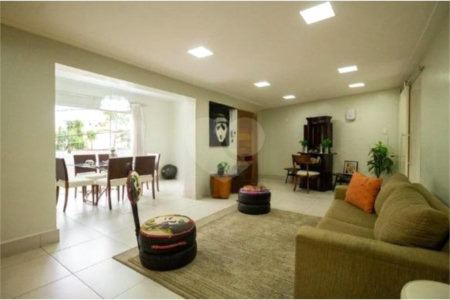 Casa à venda com 2 quartos, sendo 1 suíte, em Vila Monumento, São Paulo, SP