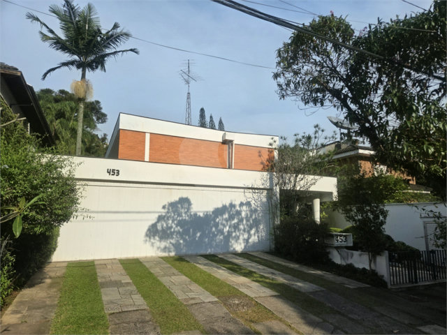 Sobrado à venda com 4 quartos, sendo 2 suítes,  em Jardim Marajoara, São Paulo, SP
