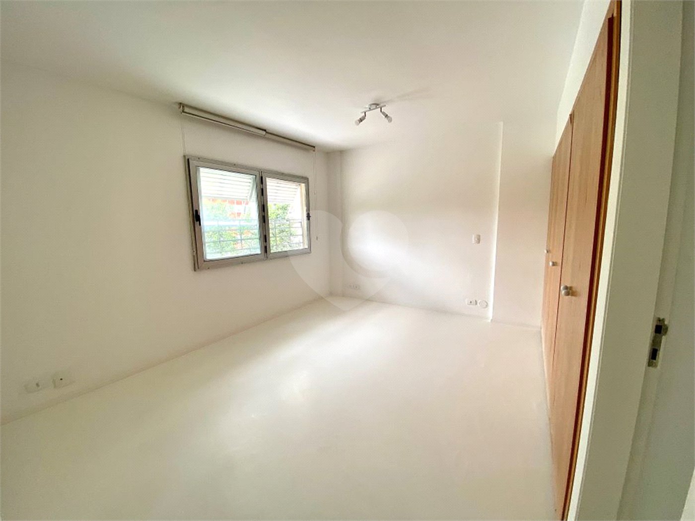 Apartamento para alugar com 3 quartos, sendo 1 suíte, em Jardim Europa, São Paulo, SP