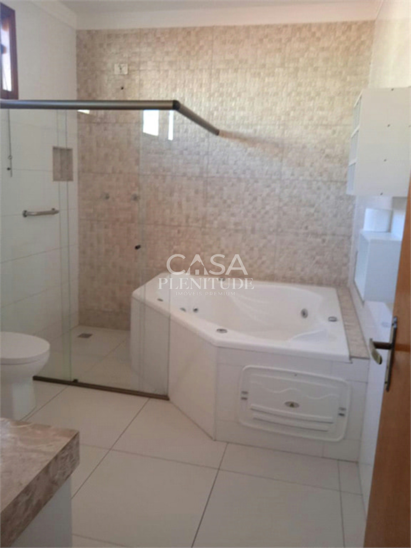 Casa em condomínio à venda com 4 quartos, sendo 3 suítes,  em Granja Olga II, Sorocaba, SP