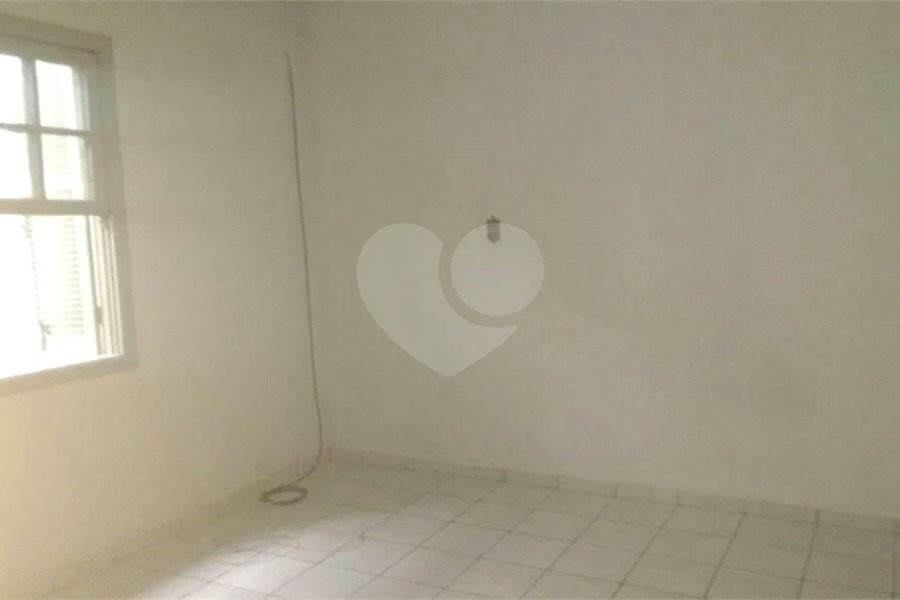 Terreno de 120m2 à venda com 3 imóveis locados no Ipiranga