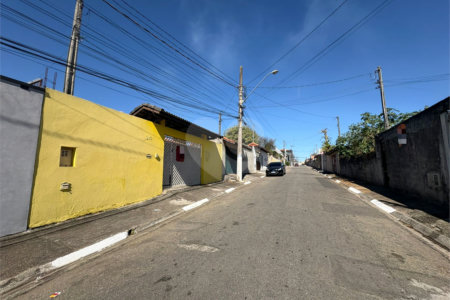 Casa à venda com 3 quartos, sendo 1 suíte, em Jardim Casa Branca, Suzano, SP