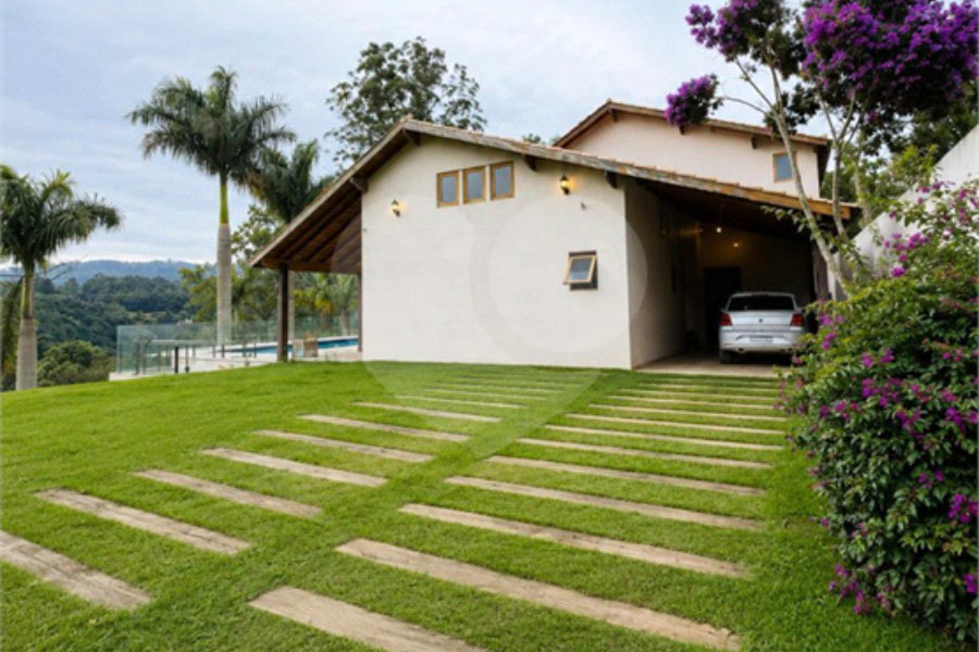 Casa Térrea à venda com 3 quartos, sendo 2 suítes,  em Luiz Fagundes, Mairiporã, SP