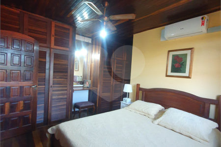 Casa à venda com 4 quartos, sendo 2 suítes,  no condomínio Vinhas da Vista Alegre - Lado Café, Vinhedo - SP