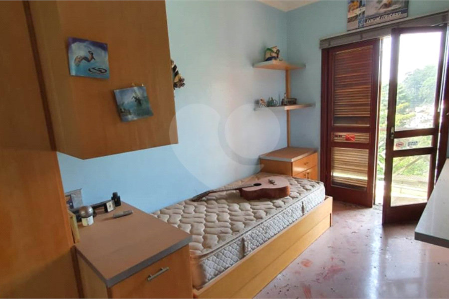 Sobrado à venda ou para alugar com 5 quartos, sendo 3 suítes,  em Tremembé, São Paulo, SP
