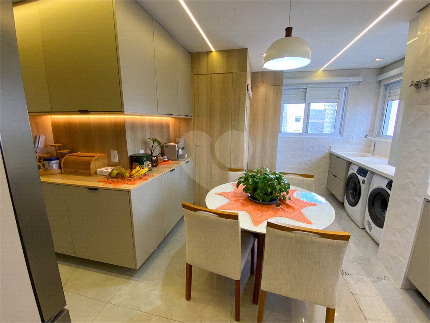 Apartamento à venda com 3 suítes em Vila Pompéia, São Paulo, SP