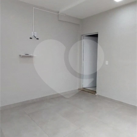 Sobrado à venda com 3 quartos, sendo 1 suíte,  em Jardim Regis, São Paulo, SP