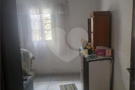 Casa Térrea à venda com 4 quartos em Vila Nivi, São Paulo, SP