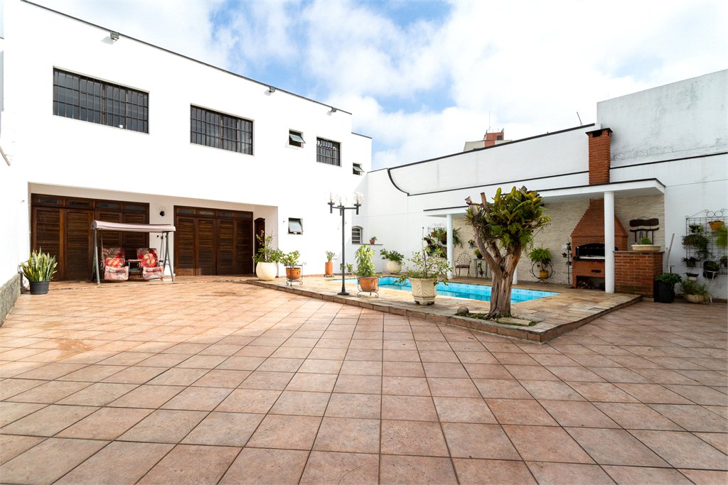 Casa à venda com 4 quartos, sendo 3 suítes, em Vila Mariana, São Paulo, SP