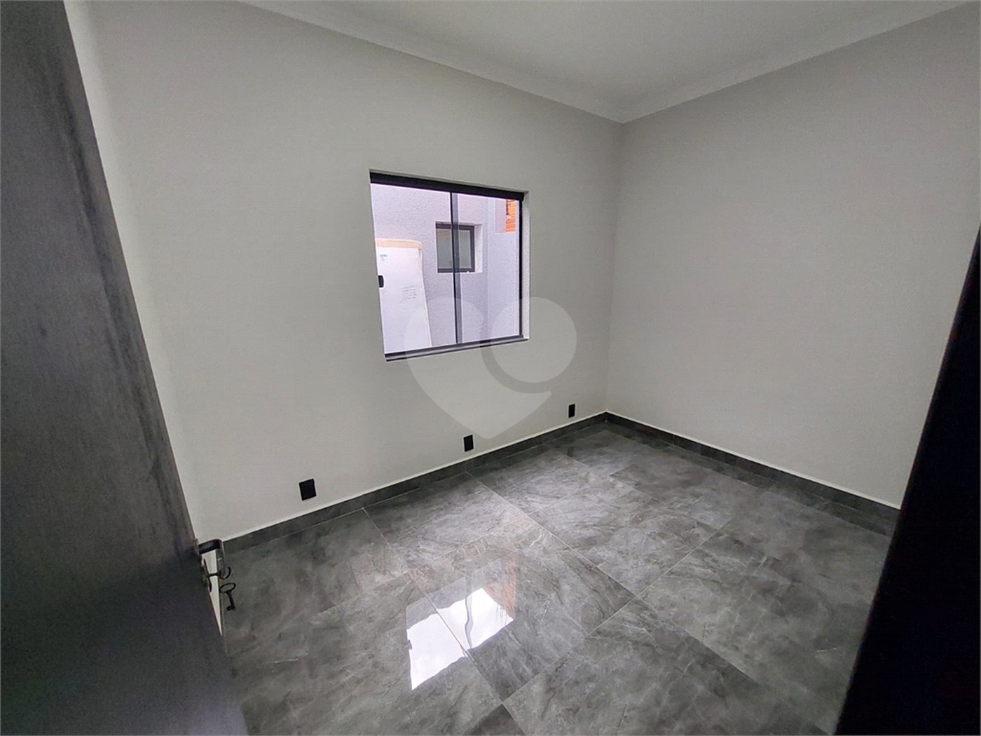 Casa à venda com 3 quartos, sendo 1 suíte, no condomínio Horto Florestal Villagio, Sorocaba - SP