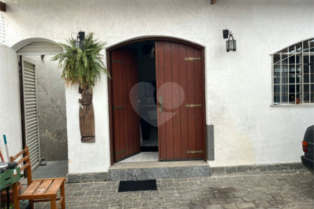 Sobrado à venda com 4 quartos, sendo 1 suíte, em Parada Inglesa, São Paulo, SP