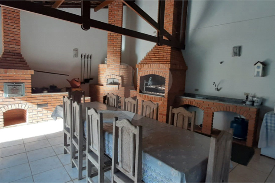 Casa à venda com 3 quartos, sendo 1 suíte, no condomínio Sausalito, Mairiporã - SP