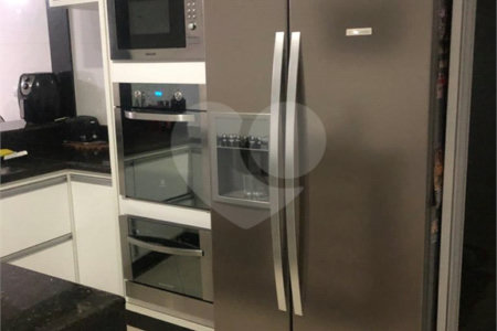 Casa à venda com 3 quartos, sendo 1 suíte, no condomínio Residencial Sabará, São Paulo - SP