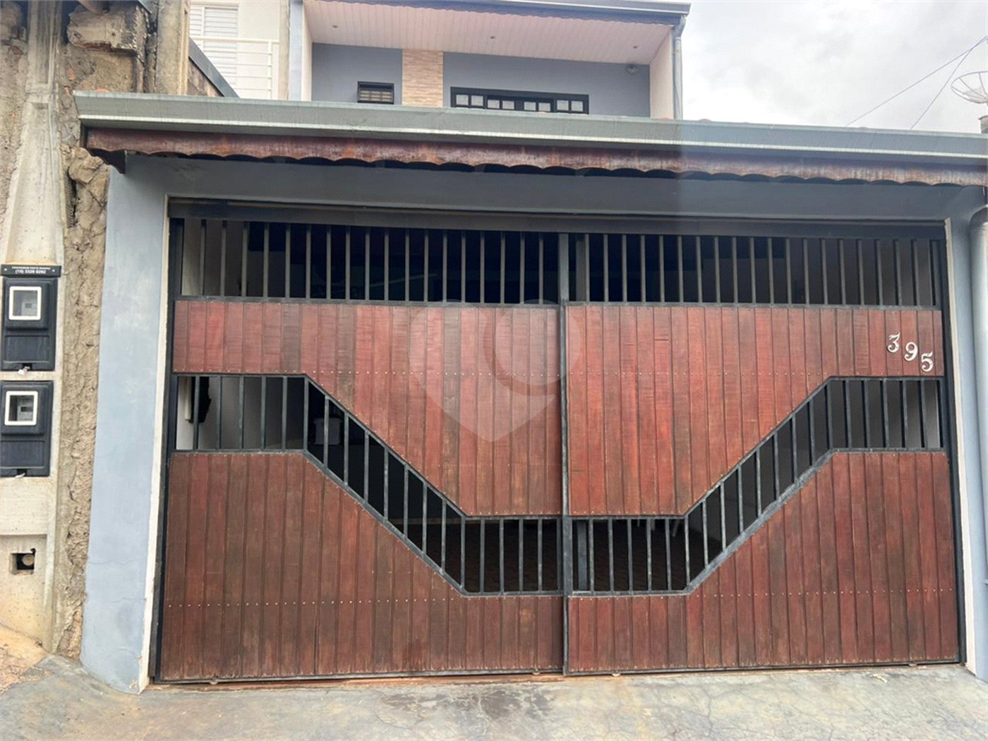 Sobrado à venda com 3 quartos, sendo 1 suíte, em Lopes de Oliveira, Sorocaba, SP