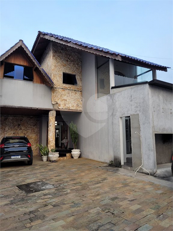 Casa à venda com 4 quartos, sendo 2 suítes,  em Vila Bela Flor, Mogi das Cruzes, SP