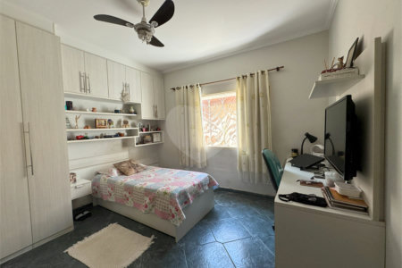 Casa à venda com 3 quartos, sendo 1 suíte, em Jardim Santa Rosália, Sorocaba, SP