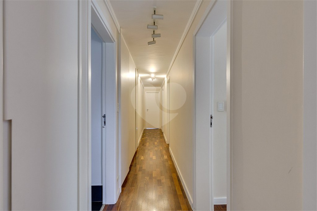 Apartamento à venda com 4 quartos, sendo 1 suíte, em Santo Amaro, São Paulo, SP