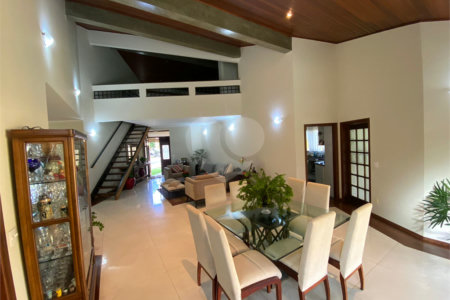 Casa térrea no Condomínio Parque Faber I