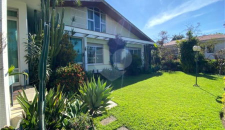 Casa Térrea à venda com 4 quartos, sendo 2 suítes,  em Jardim Floresta, São Paulo, SP