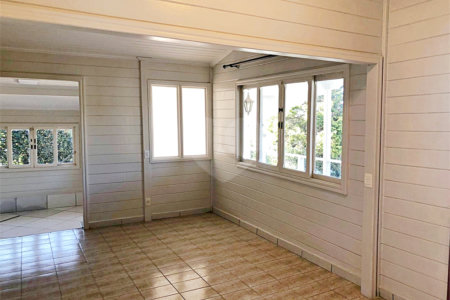 Casa à venda com 4 quartos, sendo 2 suítes, no condomínio Estância Marambaia, Vinhedo - SP