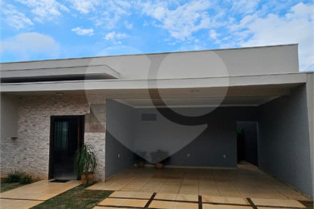 Casa à venda com 2 suítes no Centro, Ponta Porã, MS