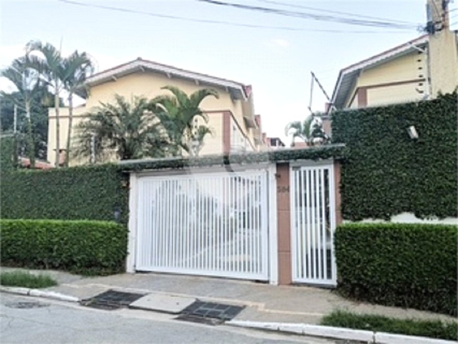 Casa à venda com 3 quartos, sendo 1 suíte, no condomínio Mariana, São Paulo - SP