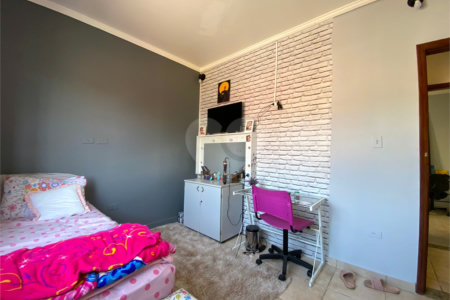 Sobrado à venda com 6 quartos, sendo 2 suítes,  em Vila Mazzei, São Paulo, SP