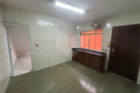 Sobrado para alugar com 2 quartos em Vila Anastácio, São Paulo, SP