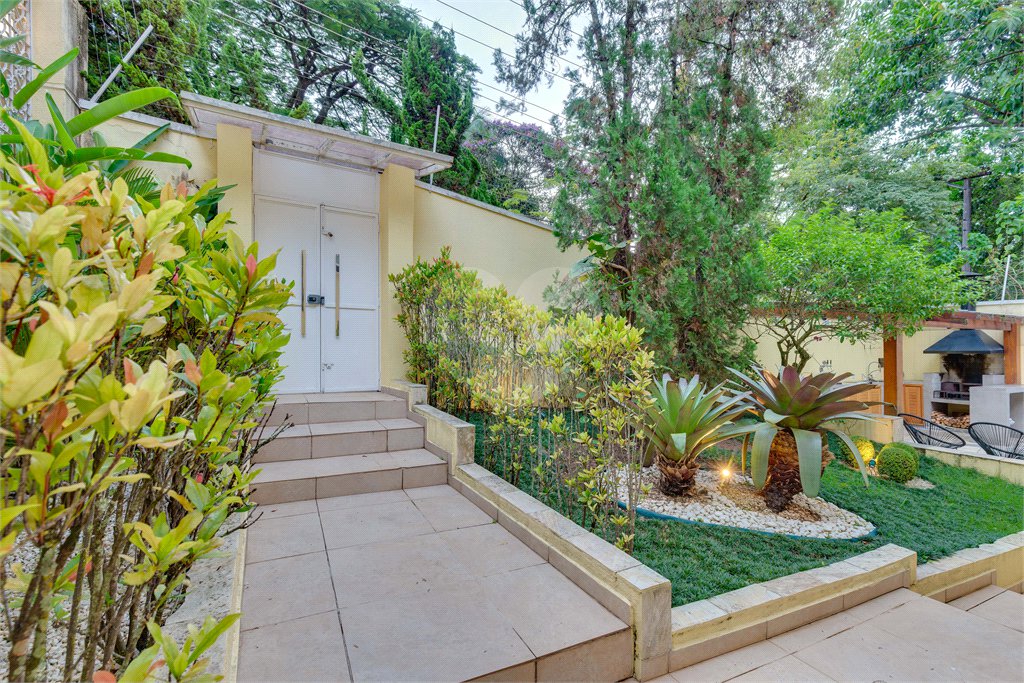 Casa Térrea à venda com 4 suítes em Jardim Marajoara, São Paulo, SP