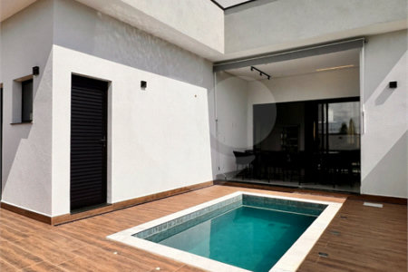 Casa à venda com 3 suítes no condomínio Residencial Mont'alcino, Valinhos - SP