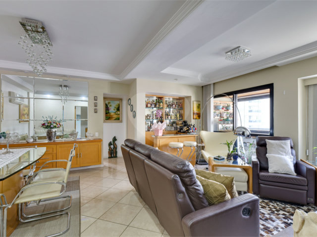 Apartamento à venda com 3 quartos, sendo 2 suítes,  em Santo Amaro, São Paulo, SP