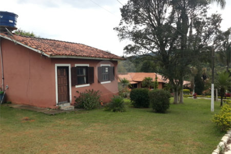 Chácara à venda com 4 quartos, sendo 2 suítes, em Jardim Conceição, São Roque, SP