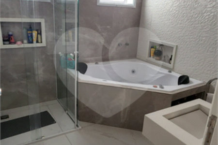 Casa à venda com 4 suítes no condomínio Aruã Brisas Ii, Mogi das Cruzes - SP
