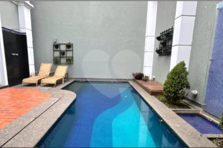 Casa à venda com 4 quartos, sendo 3 suítes,  no condomínio Vila das Flores, São Paulo - SP