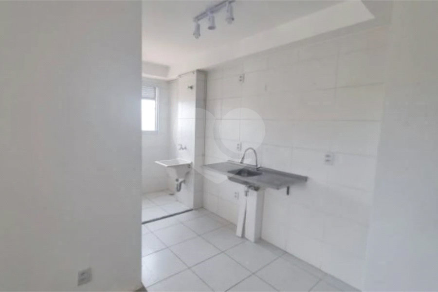 Apartamento à venda com 2 quartos em Vila Zat, São Paulo, SP