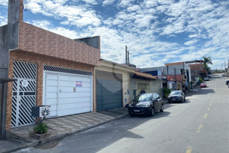 Casa à venda com 2 quartos, sendo 1 suíte, em Jardim Santa Inês, Suzano, SP