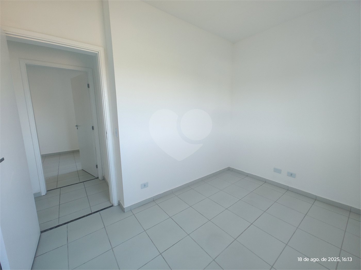 Apartamento para alugar com 3 quartos, sendo 1 suíte,  em Jardim das Palmeiras, Atibaia, SP