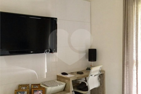 Apartamento à venda com 3 suítes em Vila Suzana, São Paulo, SP