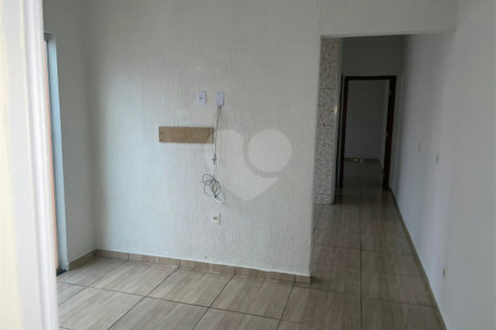 Casa à venda com 2 quartos em Vila Carvalho, Itapetininga, SP