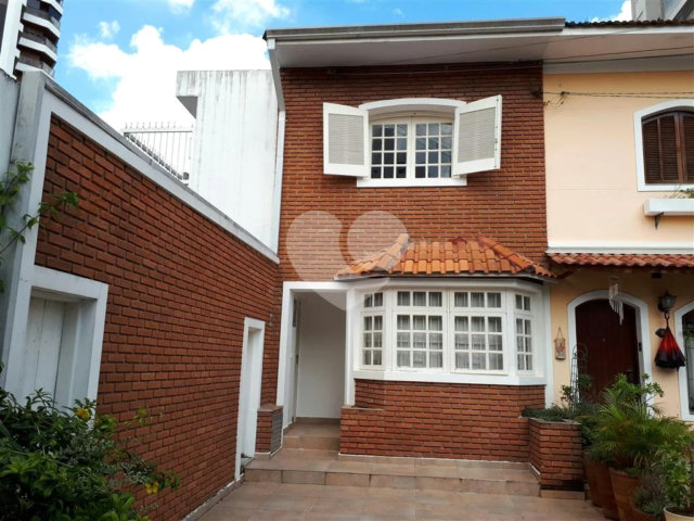 Casa de Vila à venda com 4 quartos, sendo 3 suítes,  em Chácara Santo Antônio, São Paulo, SP