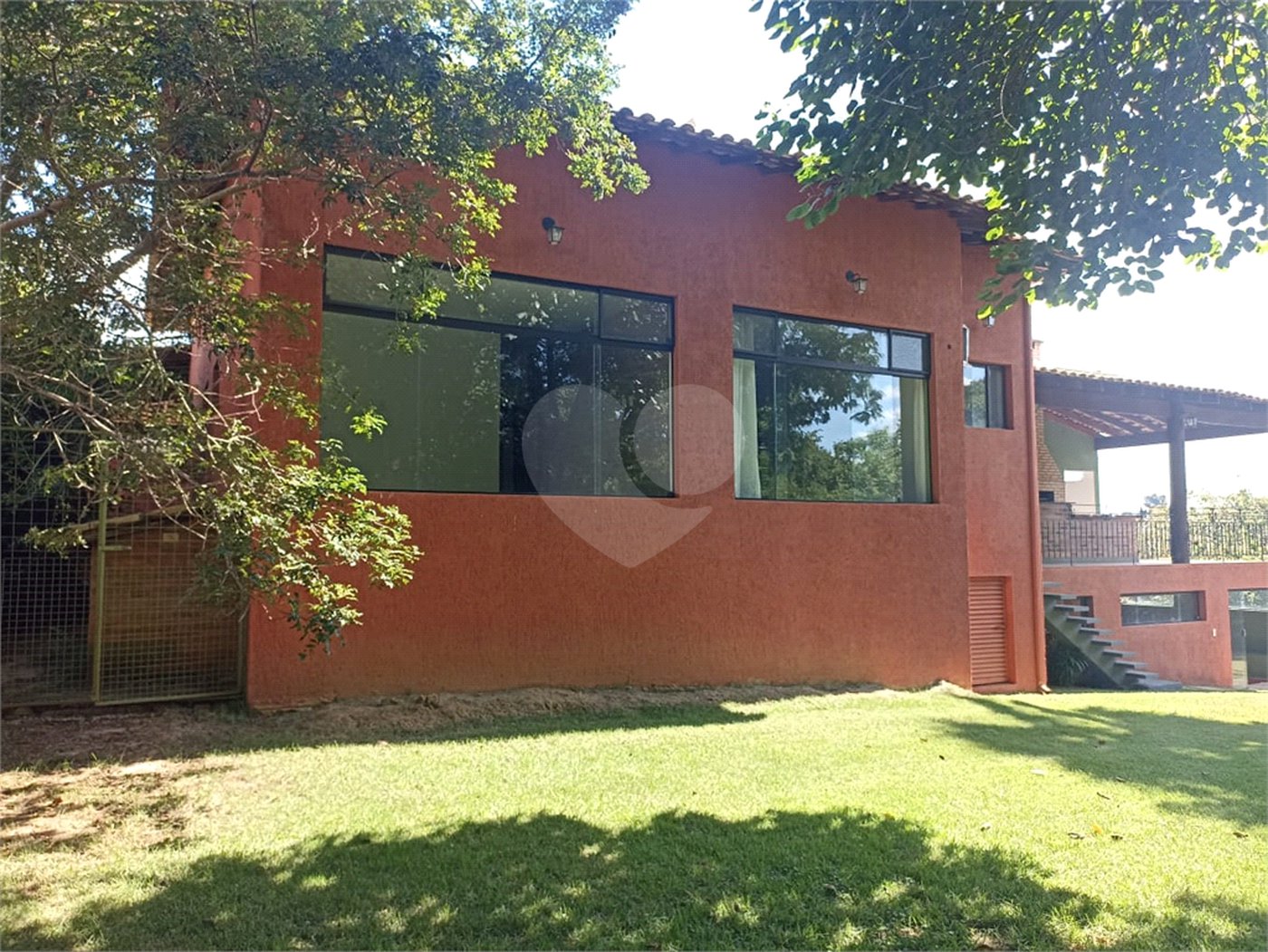 Casa à venda com 3 suítes no condomínio Village Ipanema 1, Araçoiaba da Serra - SP