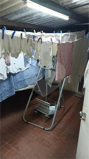 IMÓVEL COM SOBRADO + OUTRA CASA NO TERRENO, ÓTIMA PARA RENDA OU FAMÍLIA GRANDE