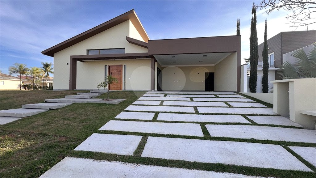 Casa à venda com 3 suítes no condomínio Village Ipanema 1, Araçoiaba da Serra - SP