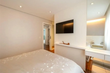 Casa à venda com 4 quartos, sendo 2 suítes, no condomínio Melbourne Residence, São Paulo - SP