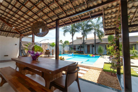 Casa à venda com 6 quartos, sendo 2 suítes, em Outerio da Glória, Porto Seguro, BA
