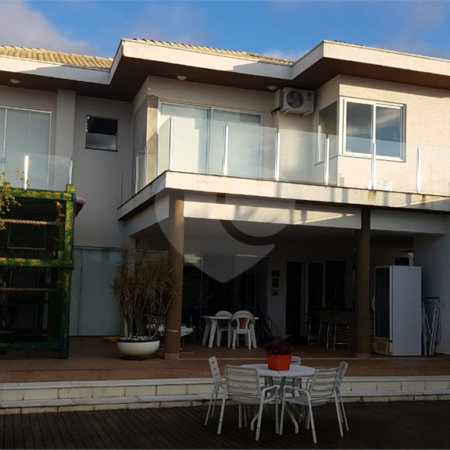 Casa à venda com 5 suítes no condomínio Vale do Sol, Bom Jesus dos Perdões - SP